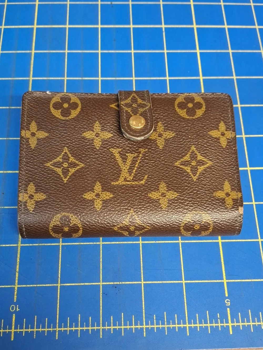 Louis Vuitton Monogram Snap Kiss Lock Wallet Brown Gold-Tone 5.5x3.5x1 Preowned